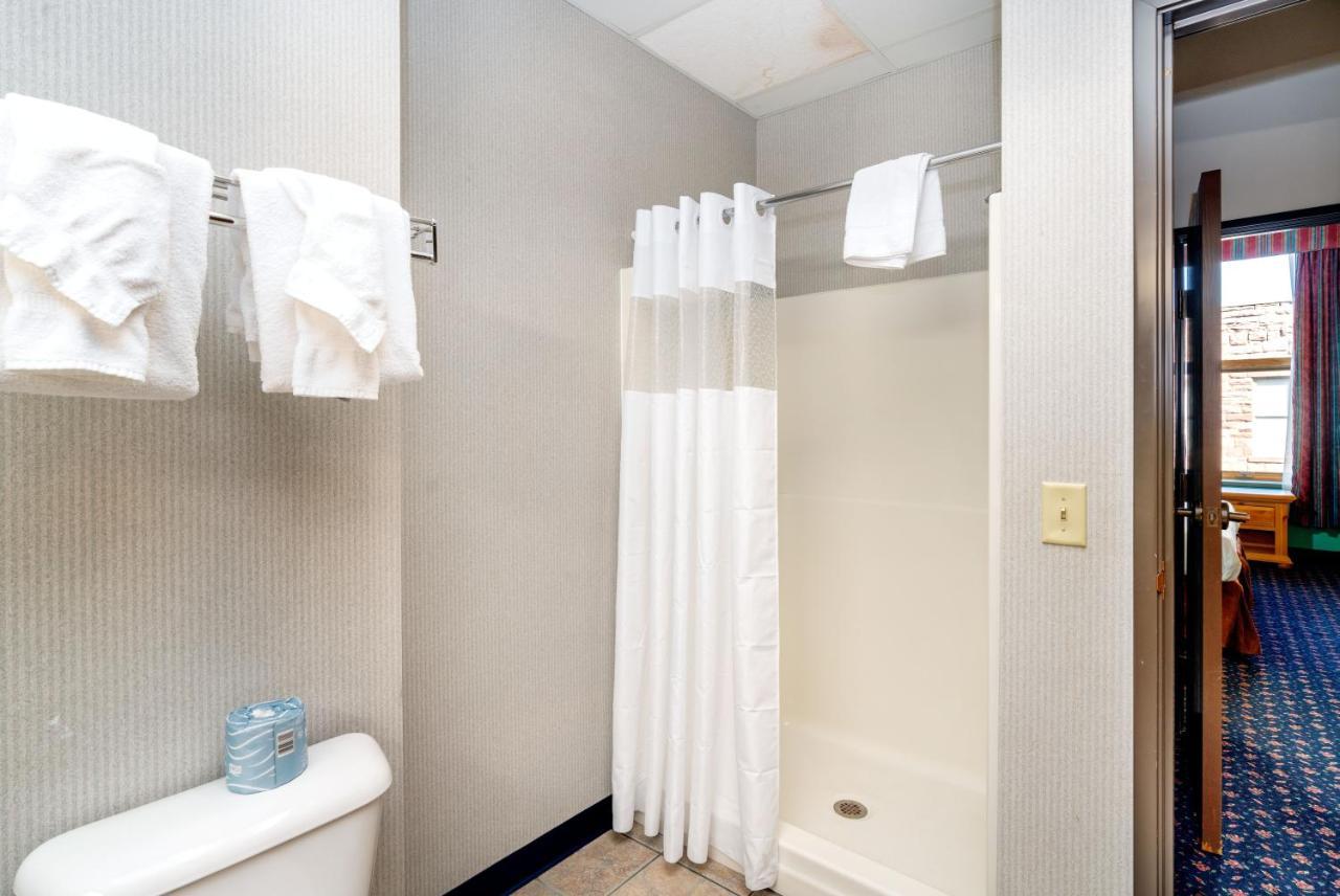 Hotel The At Waterfront Plaza 3*