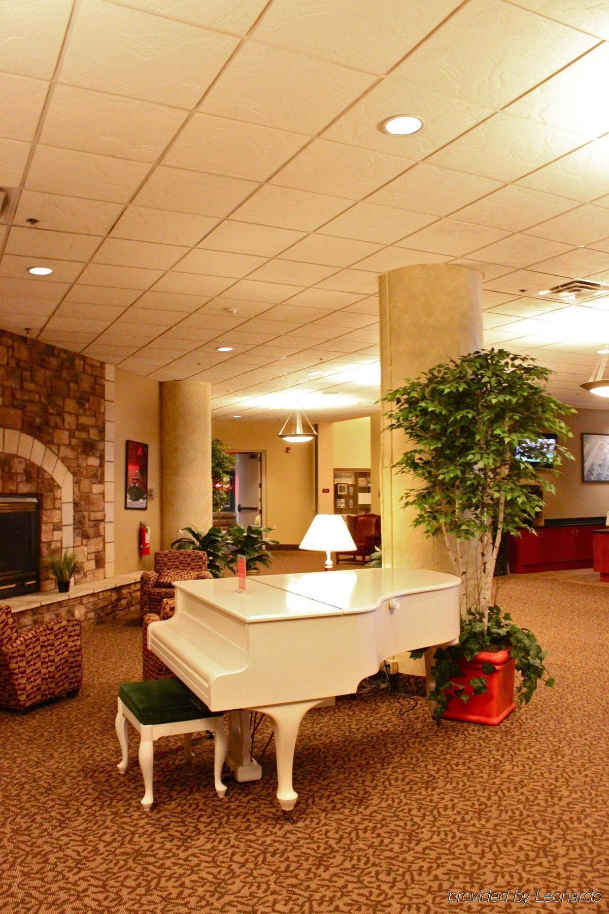 The At Waterfront Plaza 3*